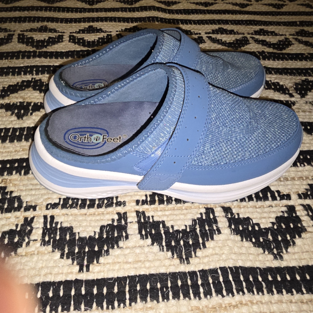 Stretch slip-ons with adjustable fit for pressure-free - Picture 3 of 7